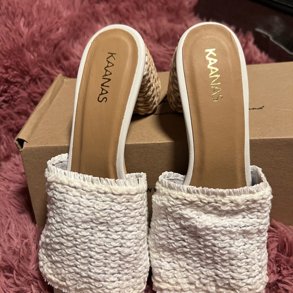 KAANAS Women's Woven Cream Mules